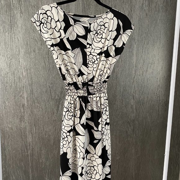 Jacob Black/White Floral Dress - Picture 3 of 6